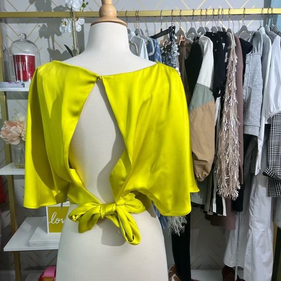 Lime green Zara blouse with open back! - Picture 2 of 3